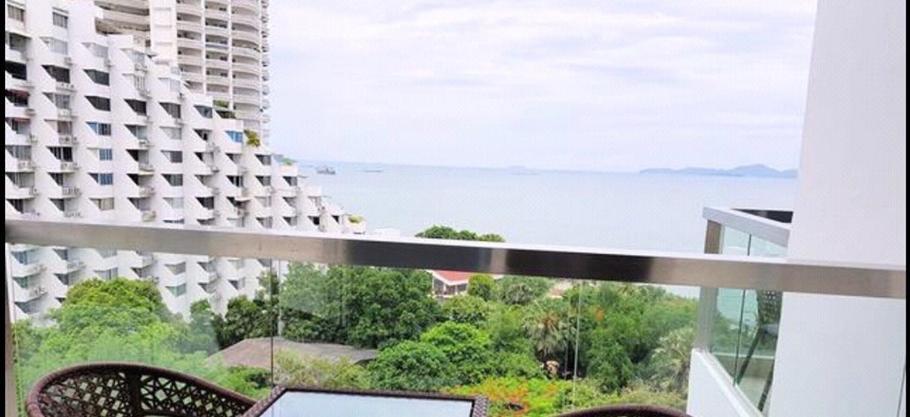 The Palm Wongamat Beach Pattaya Bagian luar foto
