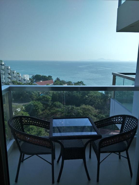 The Palm Wongamat Beach Pattaya Bagian luar foto
