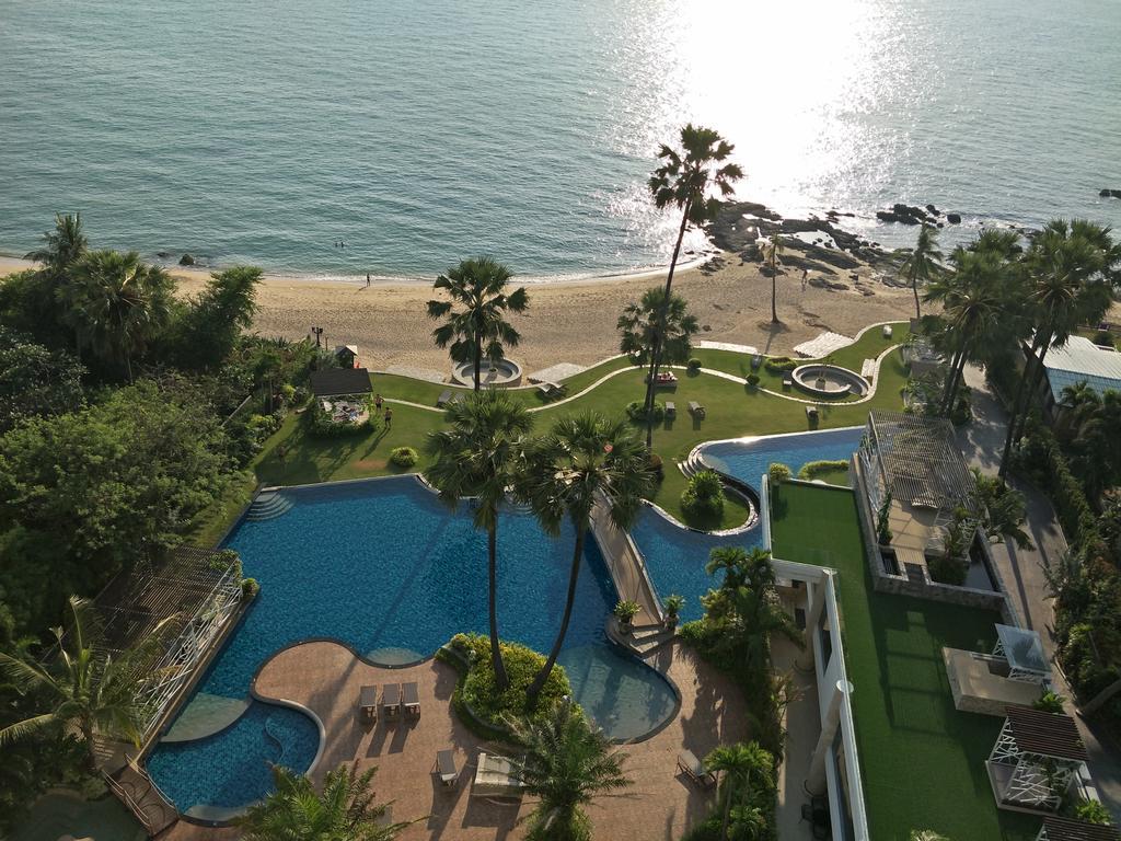 The Palm Wongamat Beach Pattaya Bagian luar foto